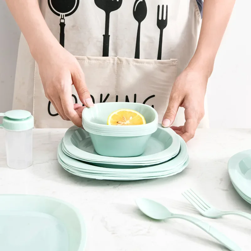 Ensemble de vaisselle en plast - Camping Cooking Dining Set avis et prix